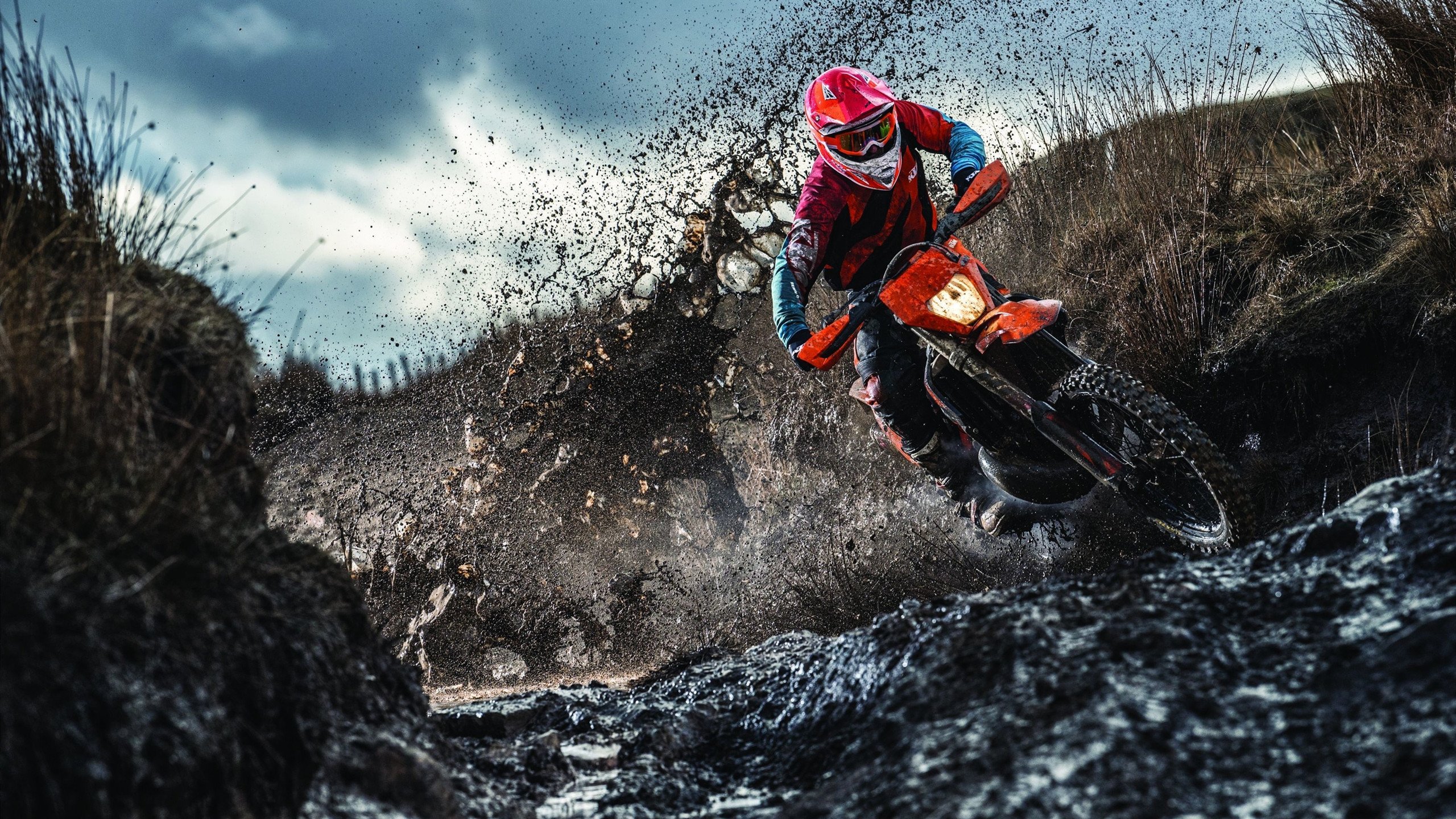 _网球运动员慈善赛事：用比赛传播爱心_，赞助网球的运动品牌